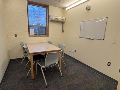 Study room in default configuration with table and 5 chairs.